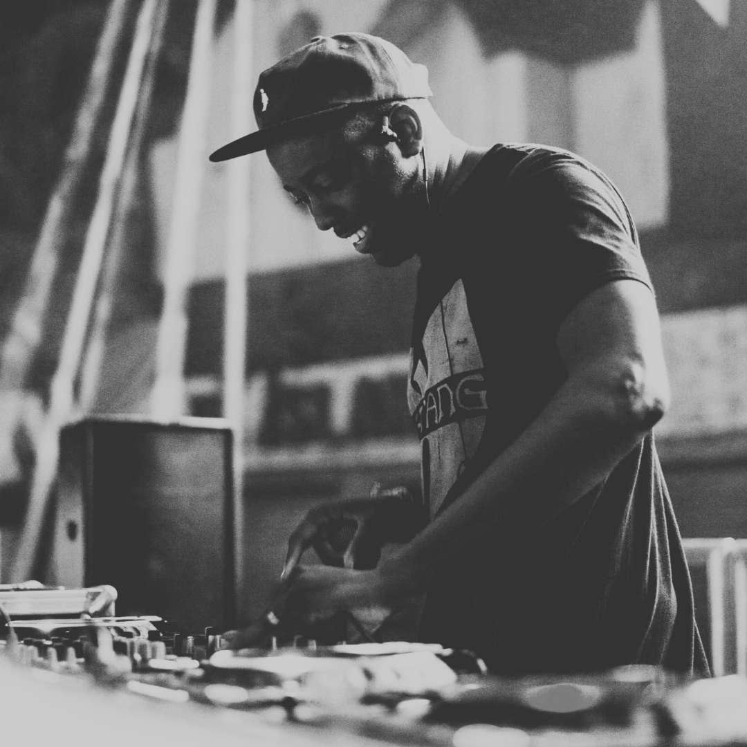 DJ
